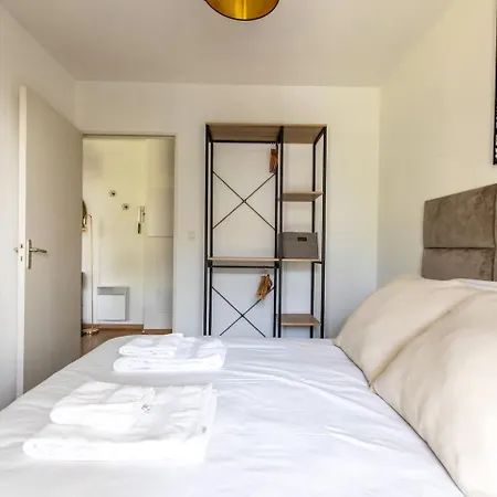 Апартаменты Le Clos Fleuri F3 Terrasse & Garage *